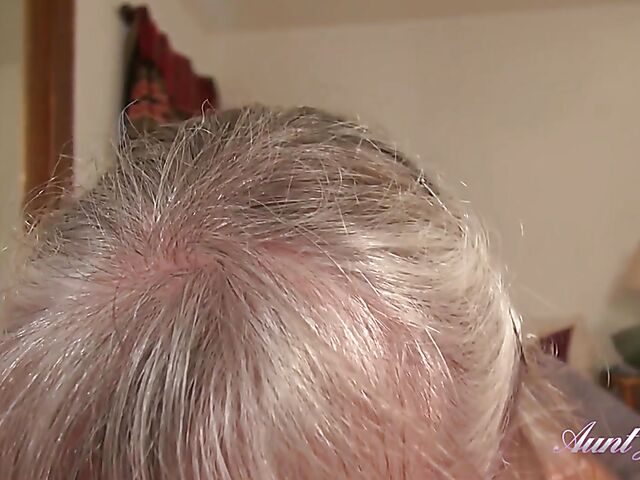 Diane - Skinny granny masturbating for you