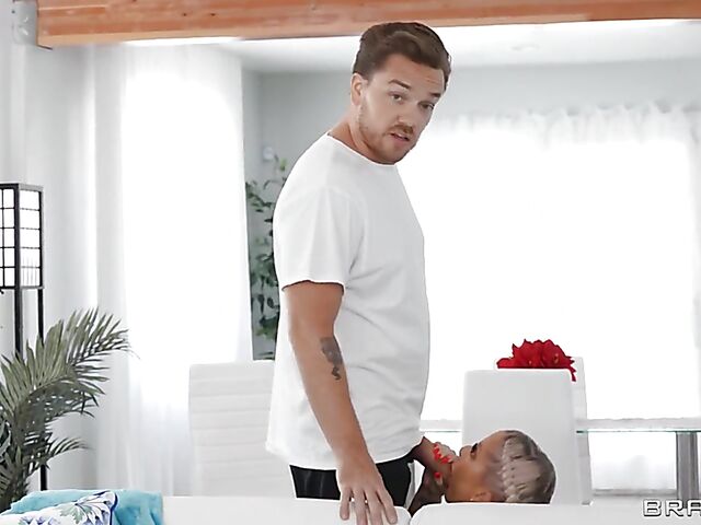 Secret fuck in the living room with curvy MILF Mz Dani