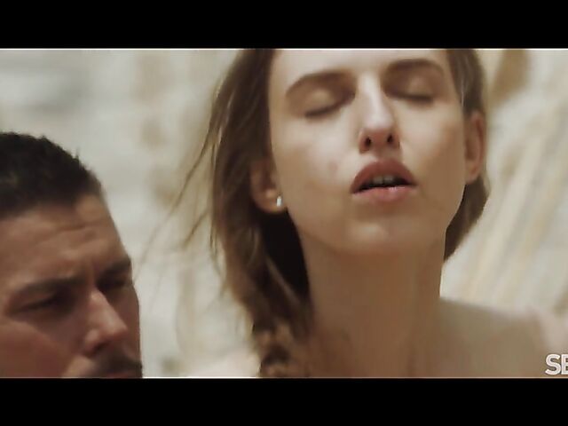 Erotic sex on the patio with sensual Jayla De Angelis