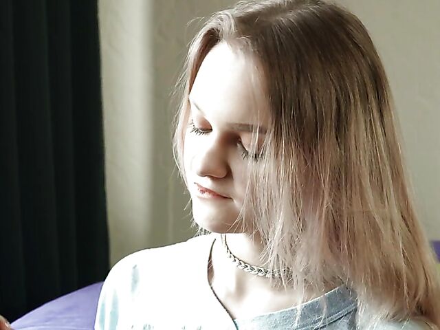 Nicolle - 21-year-old Russian girl solo with her makeup brush