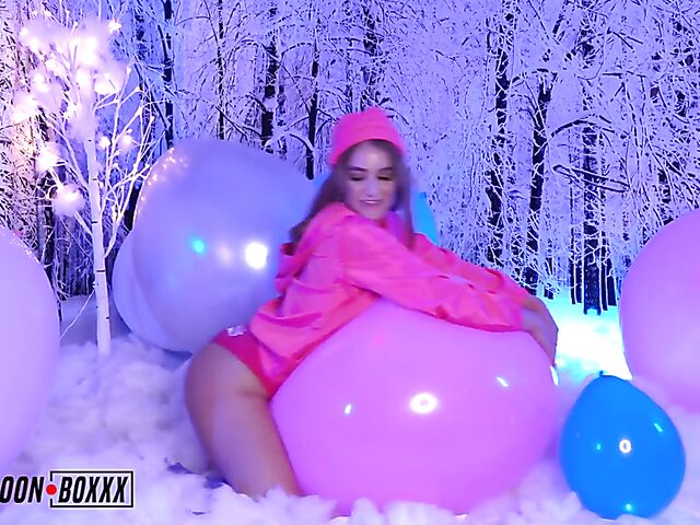 Kenzie Madison - Petite babe with a balloon fetish shaking ass