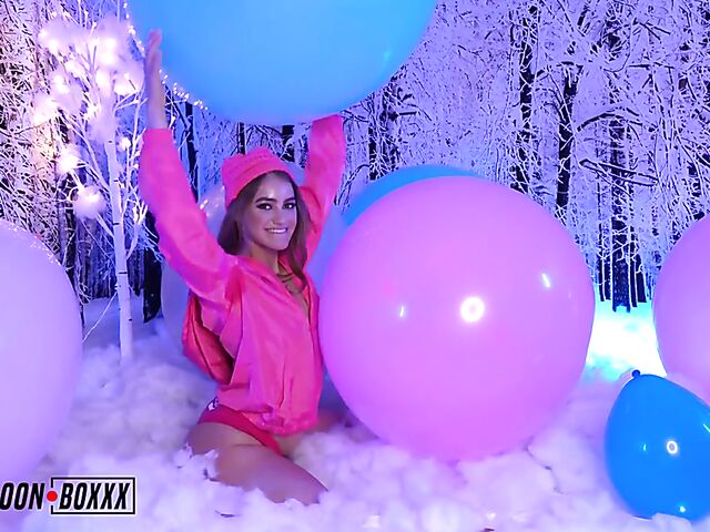 Kenzie Madison - Petite babe with a balloon fetish shaking ass