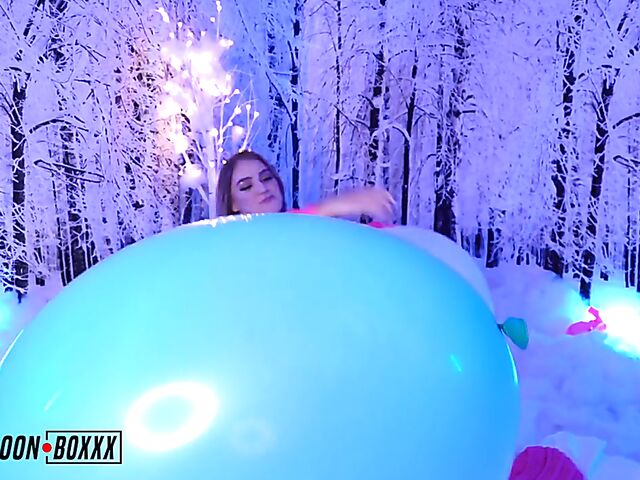 Kenzie Madison - Petite babe with a balloon fetish shaking ass