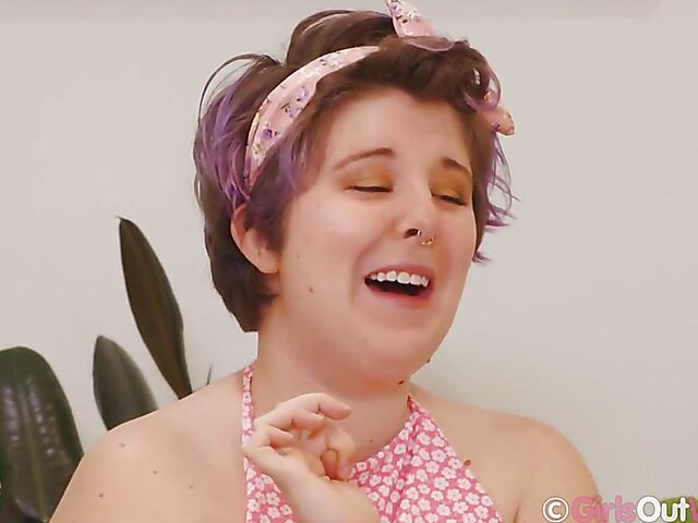 Naked lesbian interview with chubby girlfriends Astrid Love and Zoe Faye