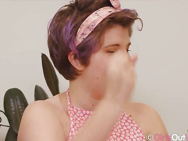 Naked lesbian interview with chubby girlfriends Astrid Love and Zoe Faye