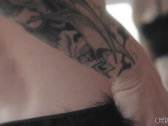 Tattooed anal alt girl Lydia Black gets butt fucked