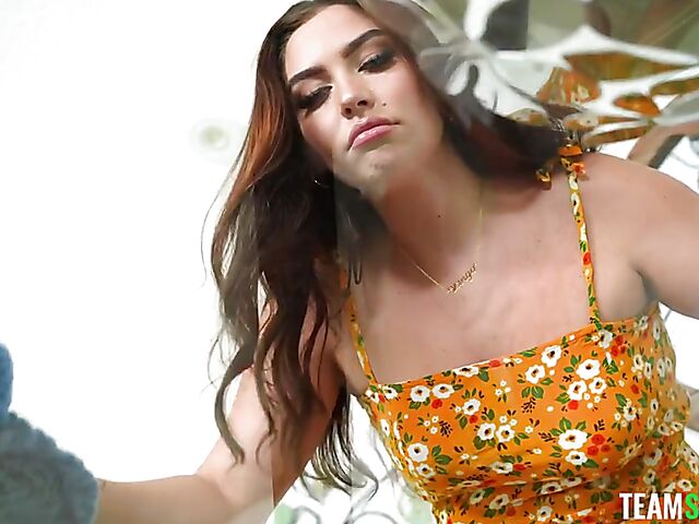 Sexy ass brunette Vivian Taylor stuck and fucked from behind