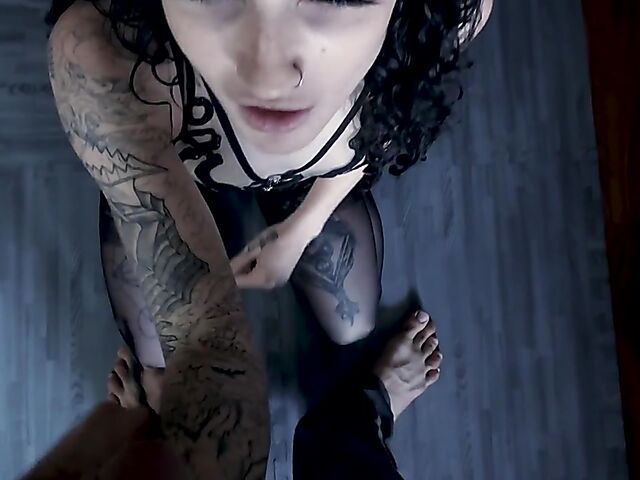 Gothic anal girl Lydia Black takes it in POV