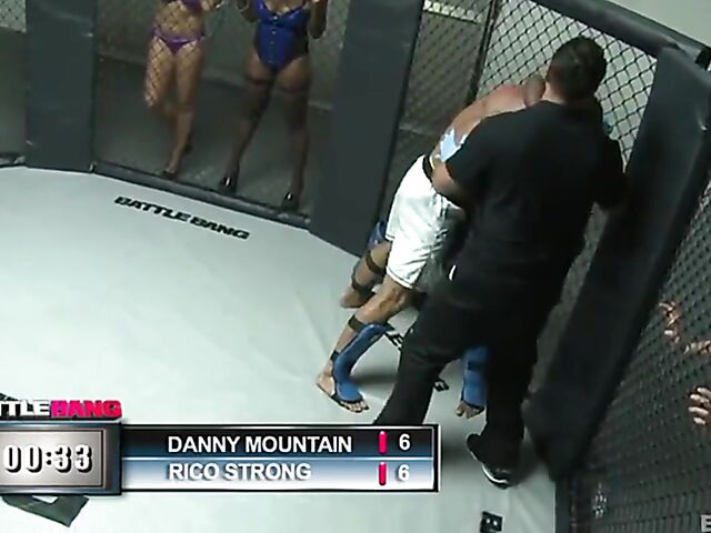 Battle Bang - Winners fuck pornstars Lexi Belle, Isis Love, Kelly Divine and Stacy Adams