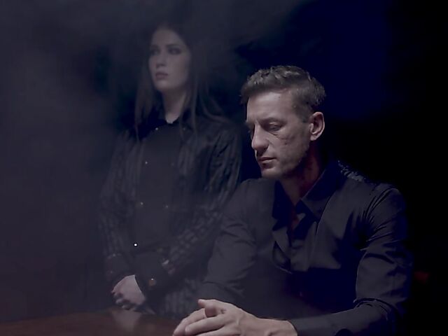 Sweaty sex with thirsty brunette Jane Wilde