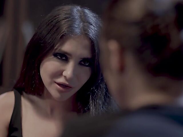 Sweaty sex with thirsty brunette Jane Wilde