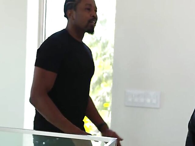 Linzee Ryder - Classy blonde MILF with big tits interracial sesh