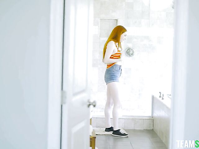 MILF and young 3some with redhead Aria Carson and experienced brunette Penny Barber