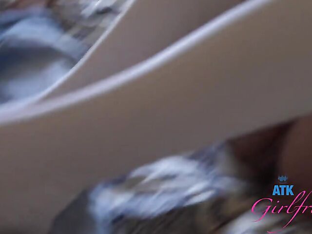 Alicia Reign - Shaved ebony POV period sex