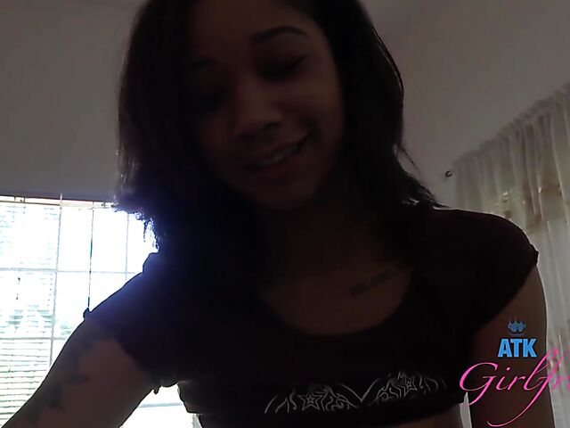 Alicia Reign - Shaved ebony POV period sex