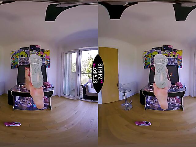 Get your VR glasses ready to watch Gracie Love take off her sexy dress