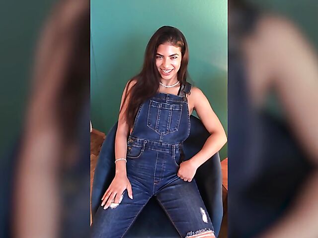 Erotic solo body painting with Daniella Vioti