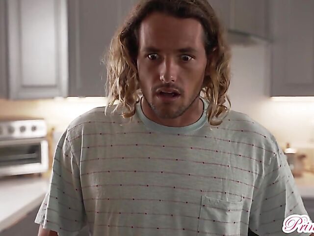 Blond teen Minxx Marii seduces her stepbrother into fucking