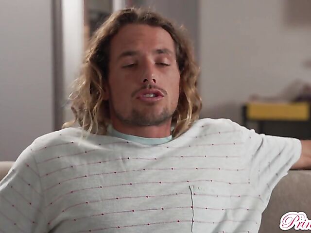 Blond teen Minxx Marii seduces her stepbrother into fucking