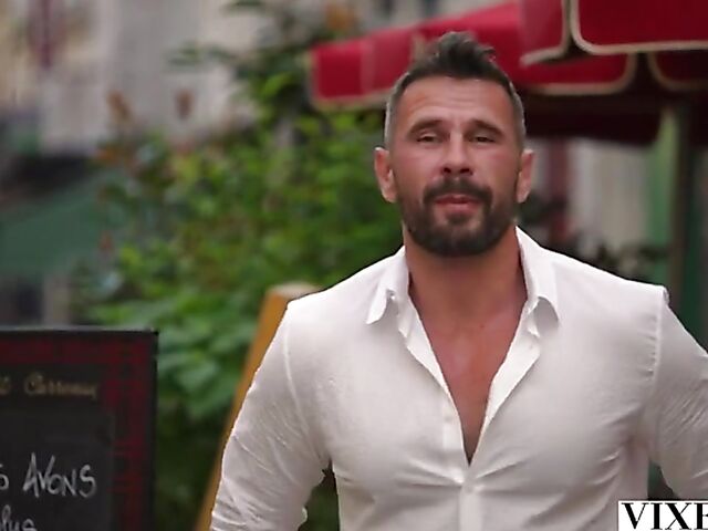 Romantic euro threesome in Paris with Jia Lissa and Sonya Blaze