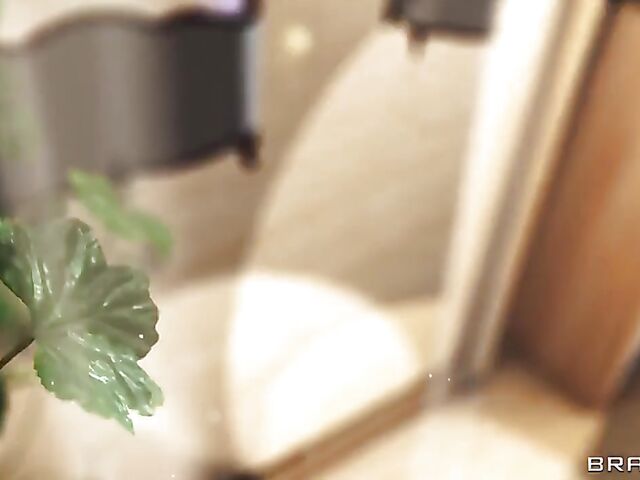 Secret fuck with Bella Rolland and threesome with Braylin Bailey at a beauty salon