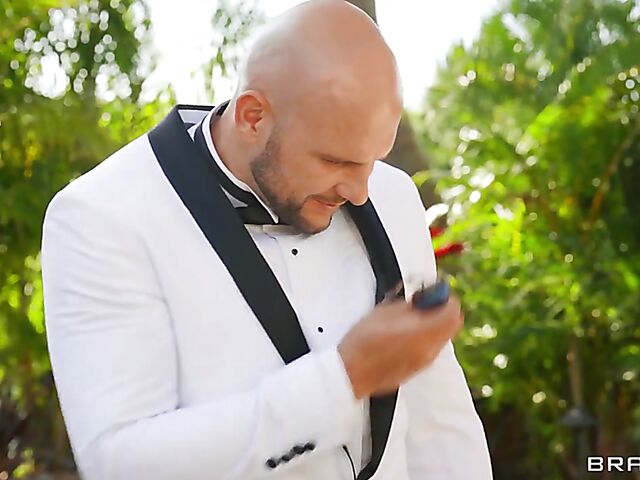 Round ass anal lover with big fake boobs Victoria June gets doggystyled in the pool for a start