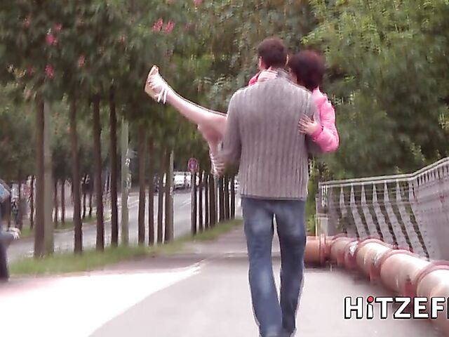 Vanessa Voxx's public fuck and blow session outdoors