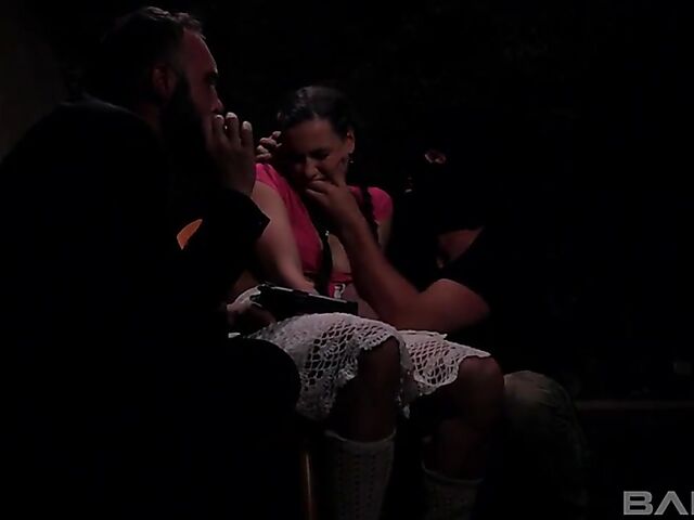 Rough sex at gunpoint with submissive Mia Melone in the dark