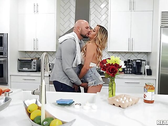 Sneaky kitchen fuck with cheating bombshell Caitlin Bell