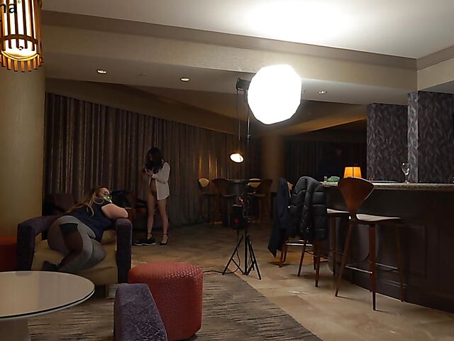 Behind porn shoot with natural pornstar Spencer Bradley