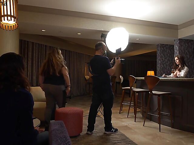 Behind porn shoot with natural pornstar Spencer Bradley