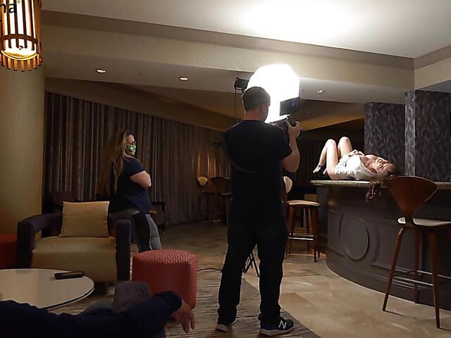 Behind porn shoot with natural pornstar Spencer Bradley