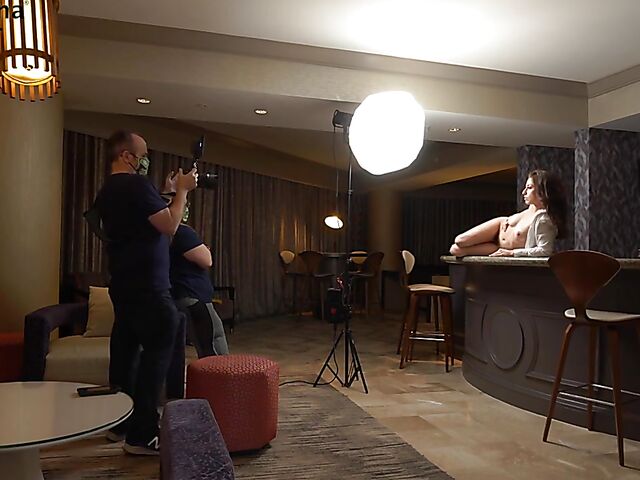 Behind porn shoot with natural pornstar Spencer Bradley