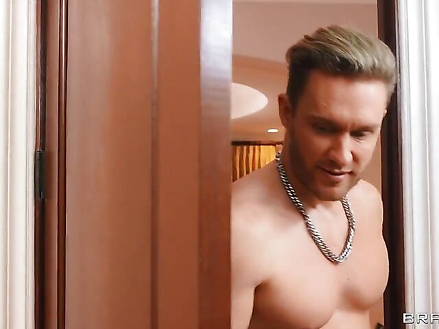 Pretty tits in the laundry room and toilet fuck with Charly Summer