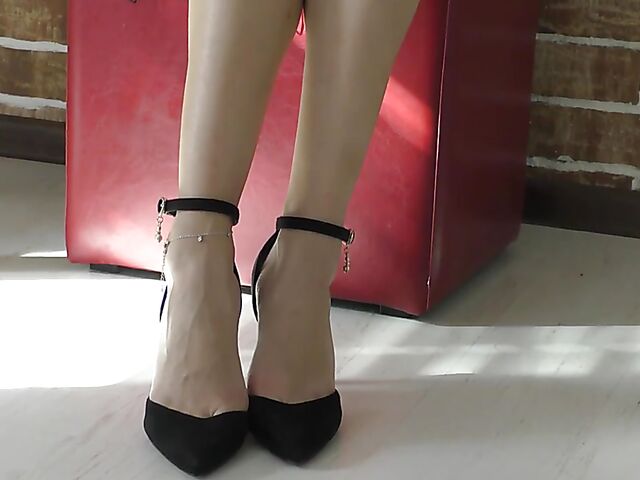 Morning coffee and humping masturbation with Danaa