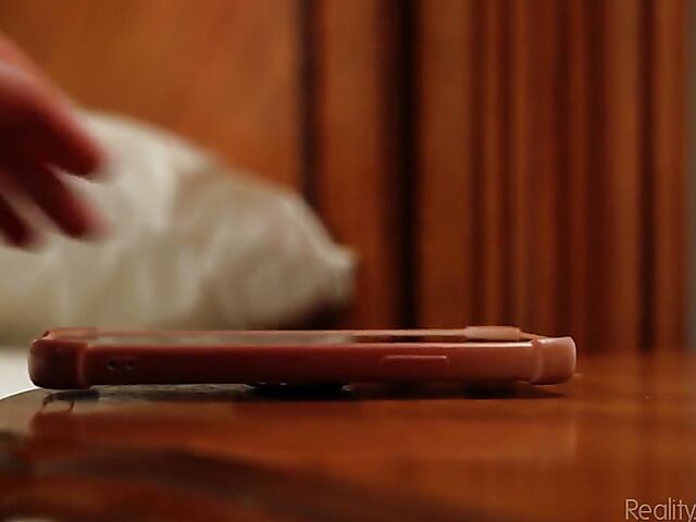 Hot Italian MILF with fake tits Artemisia Love needs help