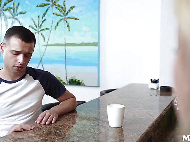 Blonde stepmom Lilith Moaningstar gives her boy her best sex ever