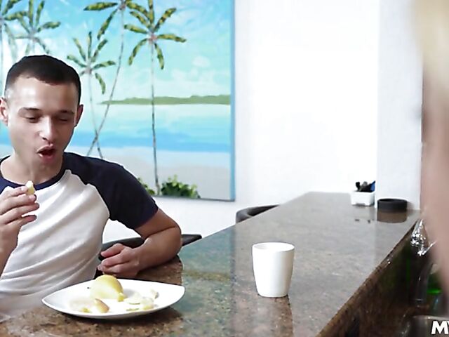 Blonde stepmom Lilith Moaningstar gives her boy her best sex ever