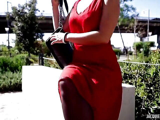 Lingerie fuck in Marseille with 33-year-old blonde french MILF Ambre