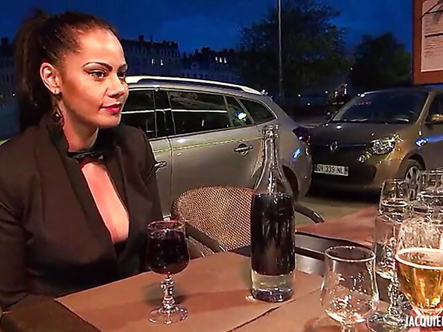 French foursome in Lyon with adventurous milfs Clelie and Emma