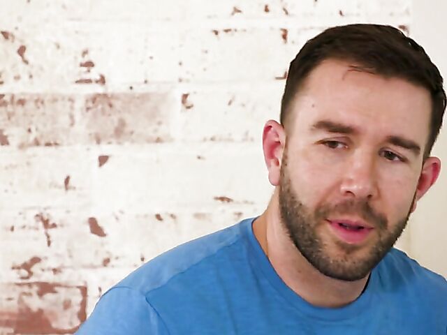 Busty redhead MILF Lauren Phillips and the handyman