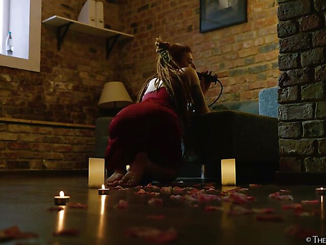 Tattooed redhead Bryla loves her black inflatable dildo