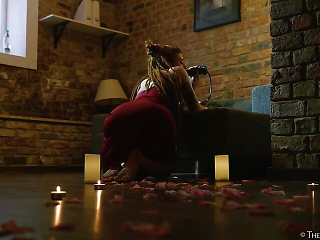 Tattooed redhead Bryla loves her black inflatable dildo