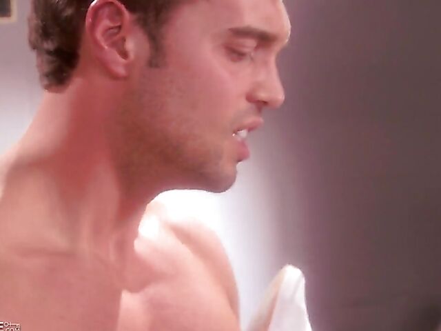 Gym sex with blonde cheerleader Kylee Reese