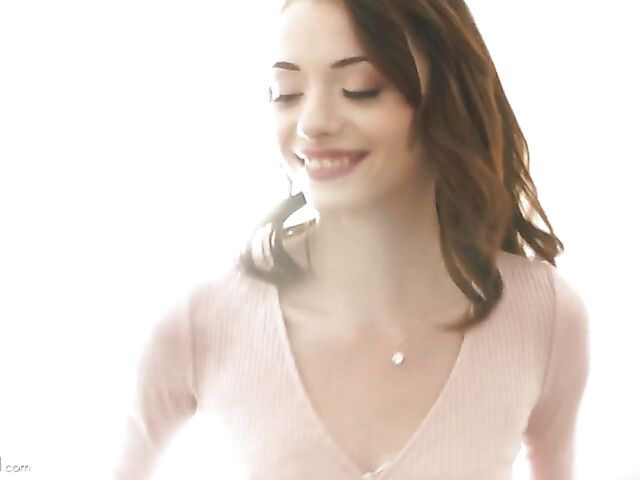 Slim teen babe Cecelia Taylor loves it sensual