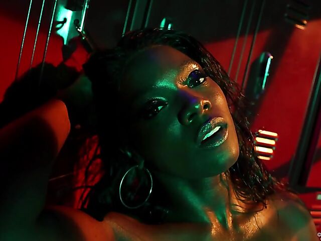 Ana Foxxx - Sporty ebony masturbating in the locker room