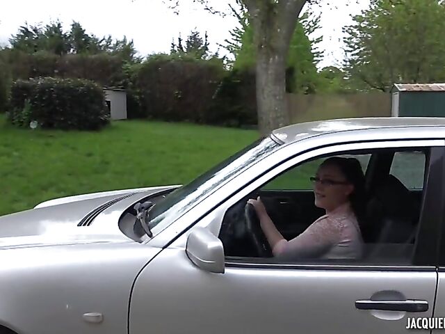 Inexperienced French hairy girl Laura learns more about sex