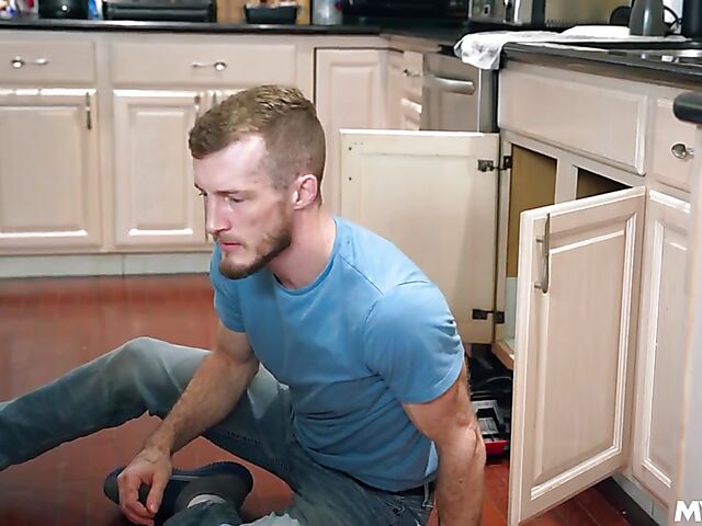 Curvy MILF Kate Dee calls the plumber to clean her pipes