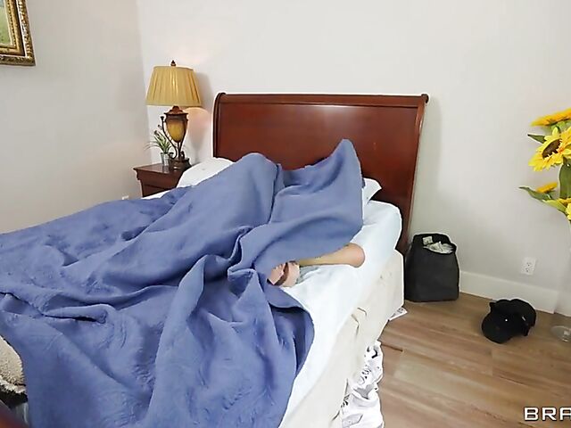 Secret fuck with lawman's busty daughter Nola Exico