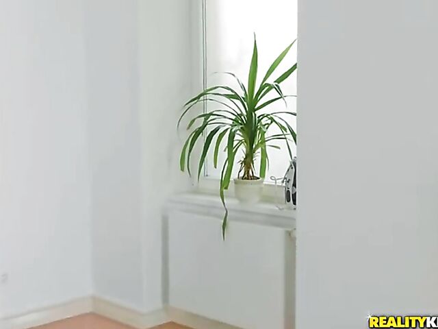 Sex for rent in the shower with small titted Cherry Kiss